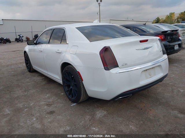 2C3CCAAG9JH121133 Chrysler 300 Touring L