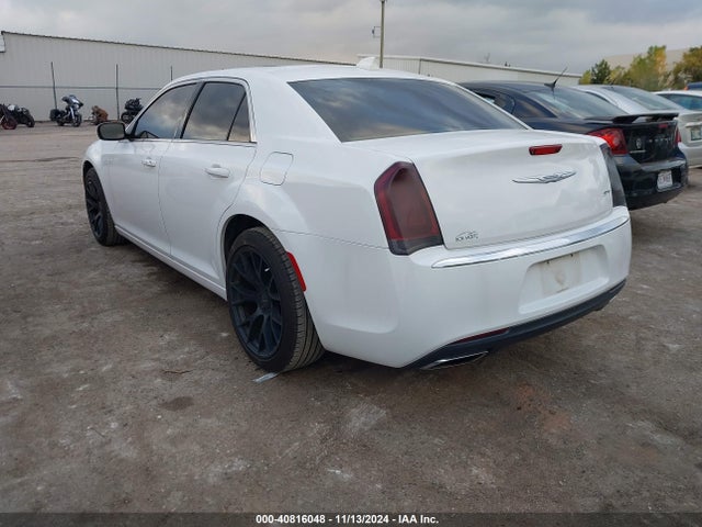 2C3CCAAG9JH121133 Chrysler 300 Touring L