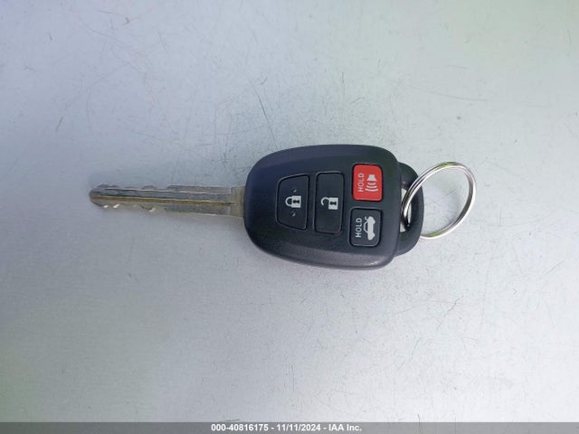 4T1BF1FK3GU116961 Toyota CAMRY SE