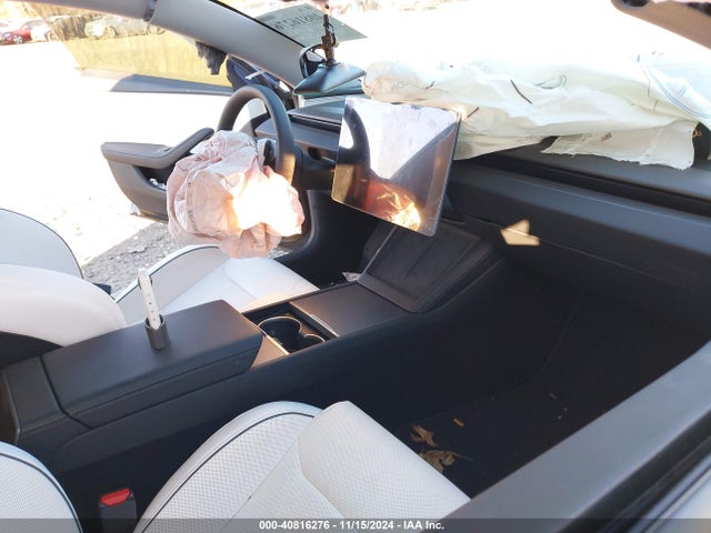 2024 TESLA MODEL 3 5YJ3E1ET4RF868928 Photo 4
