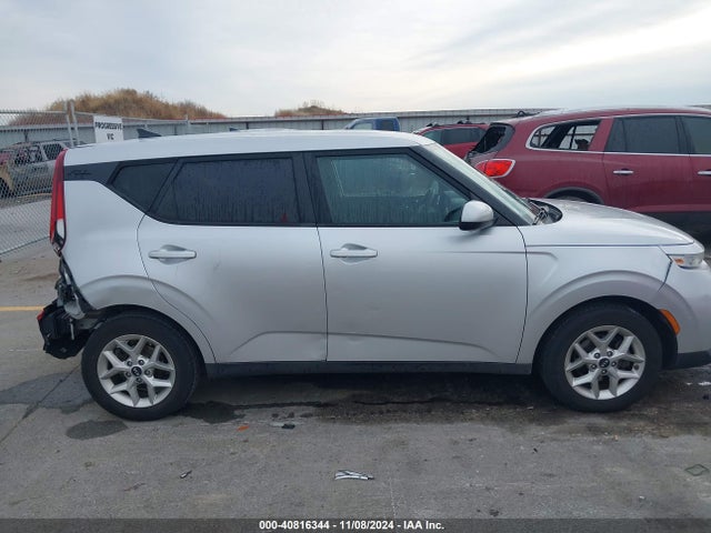 KIA SOUL S 2020 KNDJ23AU5L7732069 Image 13