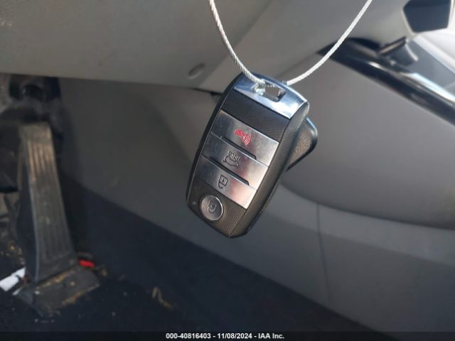 5XYPKDA50GG087090 KIA Sorento 3.3l Sx
