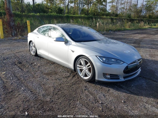 2013 TESLA MODEL S 5YJSA1DN0DFP05471 Photo 0