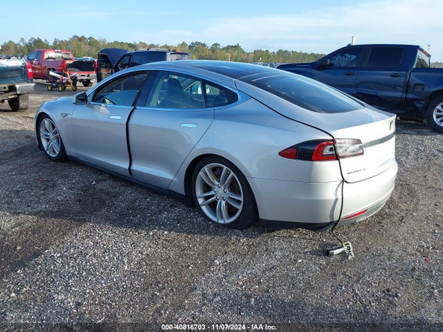 2013 TESLA MODEL S 5YJSA1DN0DFP05471 Photo 2