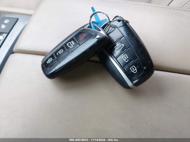 Hyundai Genesis 3.8 2015 KMHGN4JE5FU082029 Image 11