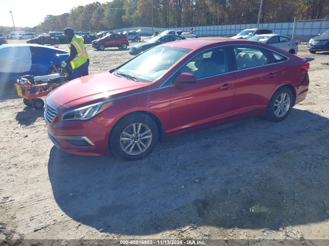Hyundai SONATA SE 2015 5NPE24AF5FH206372 Image 2