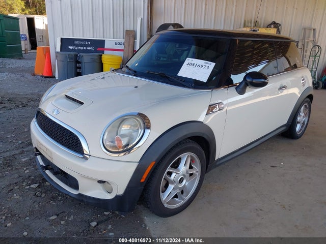 2008 MINI COOPER S WMWMF73578TT88254 Photo 1
