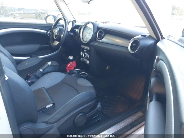 2008 MINI COOPER S WMWMF73578TT88254 Photo 4