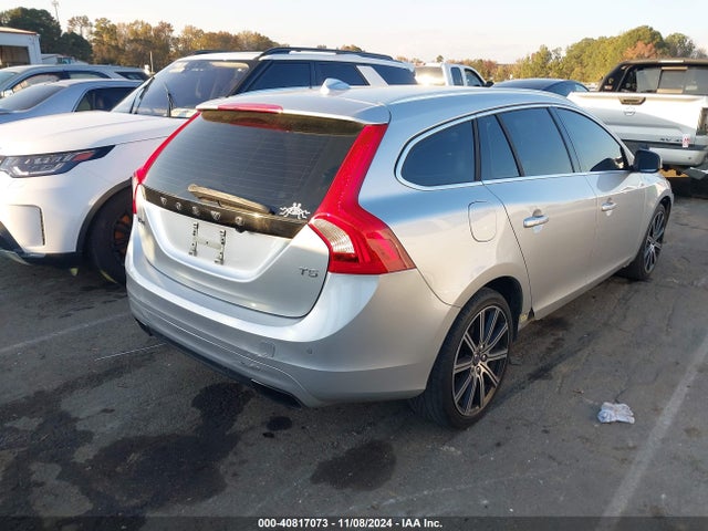 YV140MEM9F1258311 Volvo V60 T5 Platinum