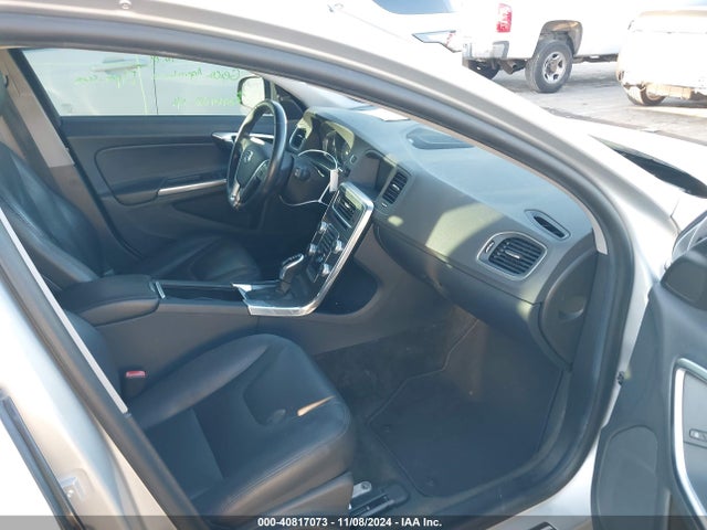 YV140MEM9F1258311 Volvo V60 T5 Platinum