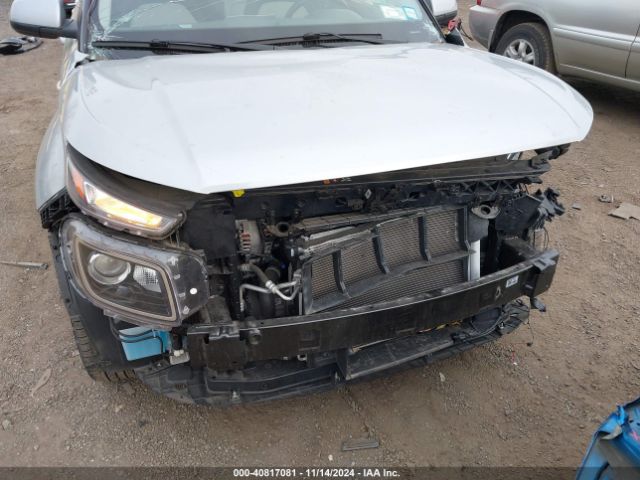 KMHRC8A36NU190260 Hyundai Venue Sel