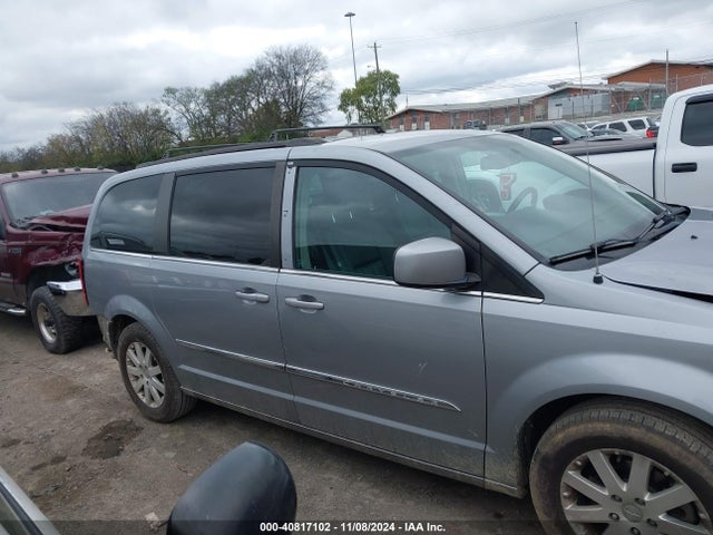 2C4RC1BG8FR587626 Chrysler Town & Country Touring