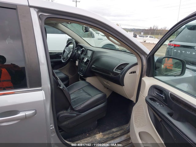 2C4RC1BG8FR587626 Chrysler Town & Country Touring