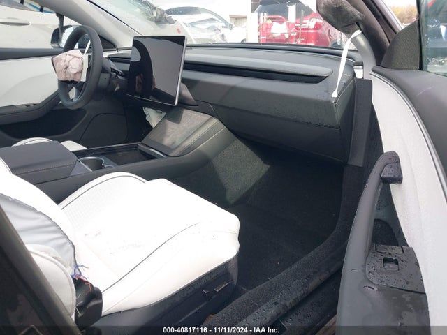 2024 TESLA MODEL 3 5YJ3E1ET7RF841447 Photo 4