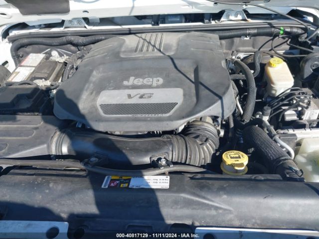 1C4BJWEG8EL240269 Jeep Wrangler Unlimited Sahara