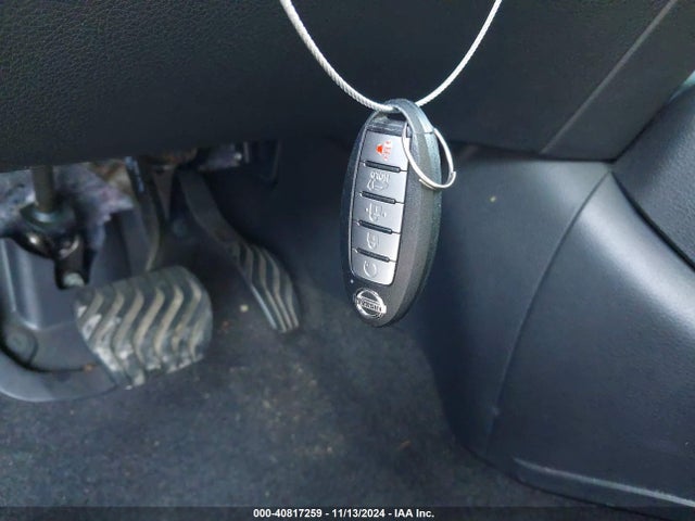 Nissan ROGUE SV 2019 5N1AT2MTXKC823804 Image 11