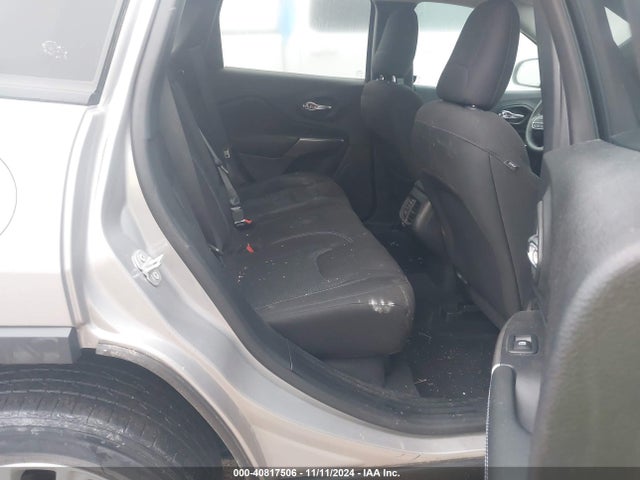 1C4PJLCB9MD155588 Jeep Cherokee Latitude Fwd