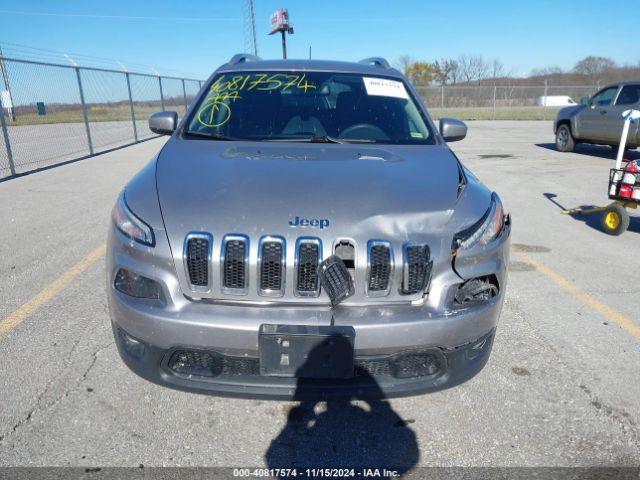 1C4PJMCB5JD570781 Jeep Cherokee Latitude 4x4