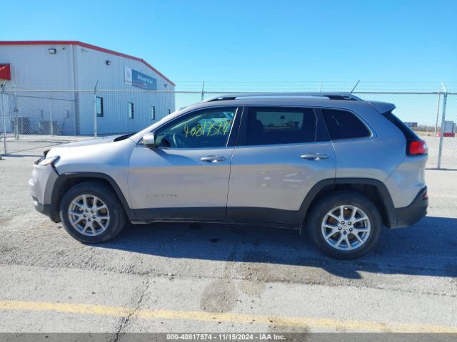 1C4PJMCB5JD570781 Jeep Cherokee Latitude 4x4