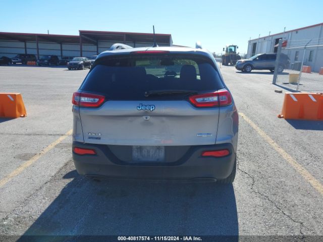 1C4PJMCB5JD570781 Jeep Cherokee Latitude 4x4