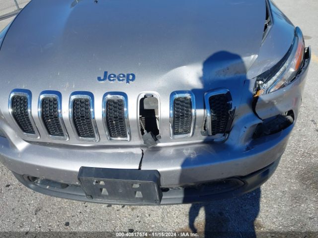 1C4PJMCB5JD570781 Jeep Cherokee Latitude 4x4