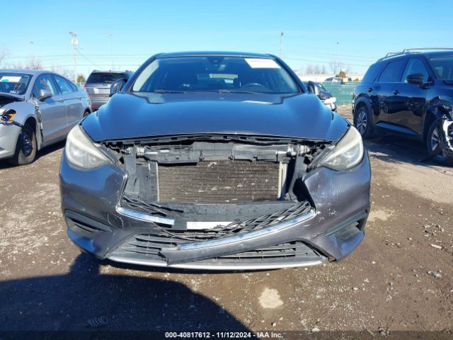 SJKCH5CP5JA042619 Infiniti QX30
