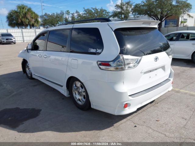 5TDXK3DC4FS678965 Toyota Sienna Se 8 Passenger