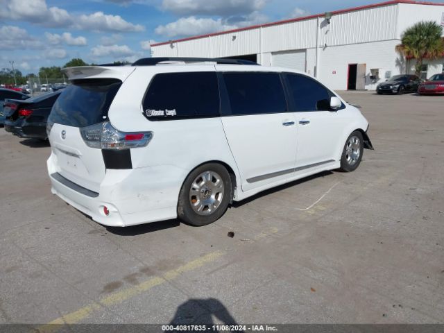 5TDXK3DC4FS678965 Toyota Sienna Se 8 Passenger