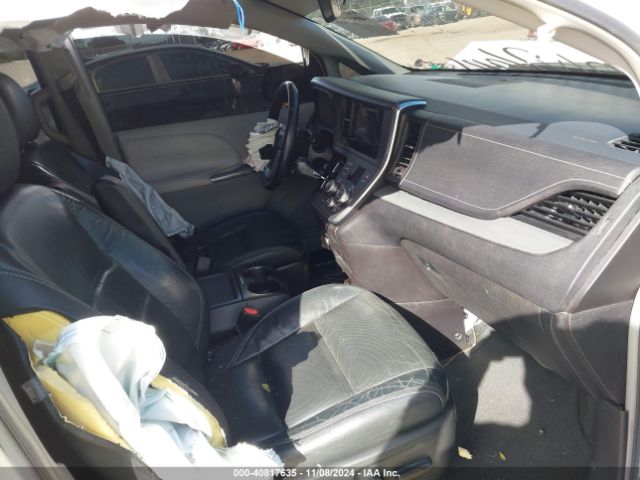 5TDXK3DC4FS678965 Toyota Sienna Se 8 Passenger