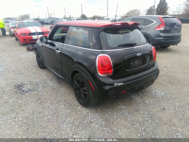 2017 MINI HARDTOP WMWXM9C5XHT998079 Photo 2