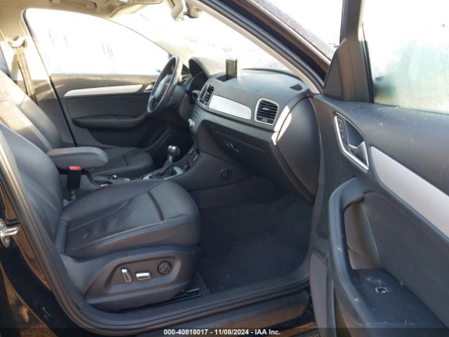 WA1ECCFS1HR000713 Audi Q3 2.0t Premium