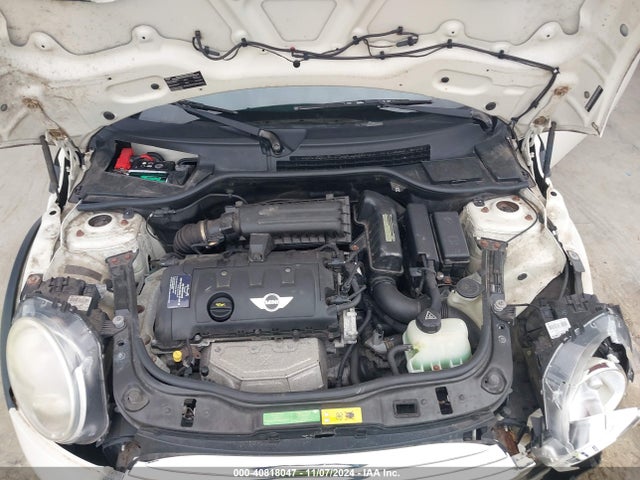 2011 MINI COOPER WMWZN3C53BTZ78038 Photo 9