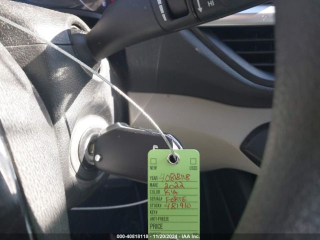 3KPF24AD3NE481910 KIA Forte Lxs
