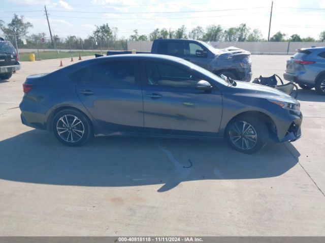 3KPF24AD3NE481910 KIA Forte Lxs