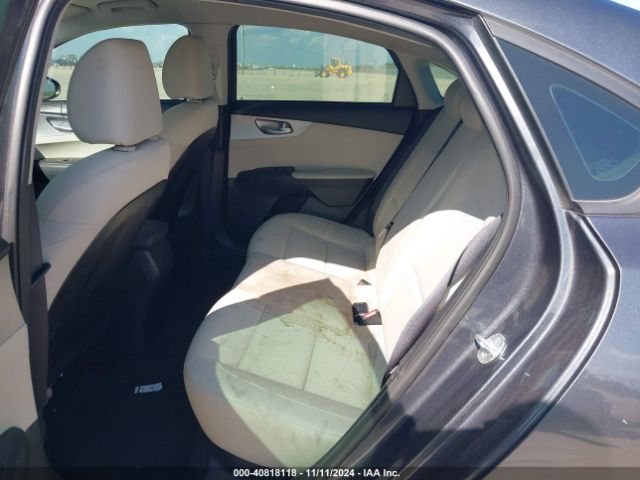 3KPF24AD3NE481910 KIA Forte Lxs