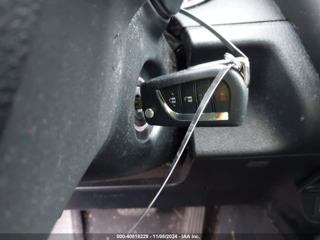 4T1B11HK8JU602586 Toyota CAMRY SE