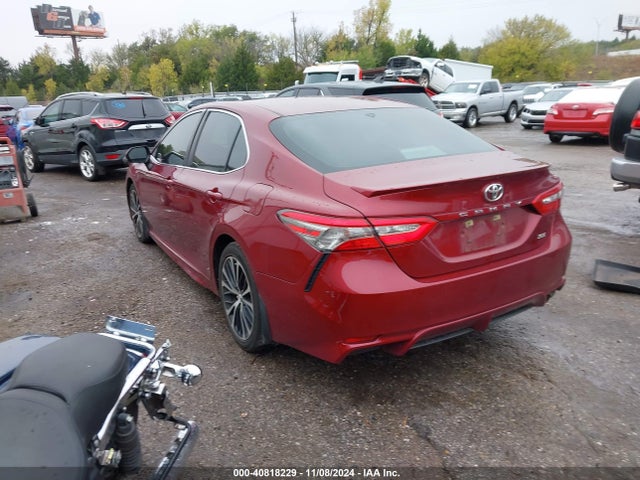 4T1B11HK8JU602586 Toyota CAMRY SE