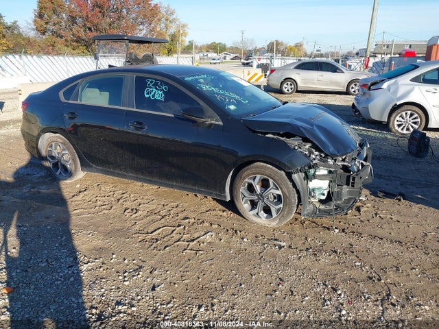 2019 3KPF24AD1KE092808 main image