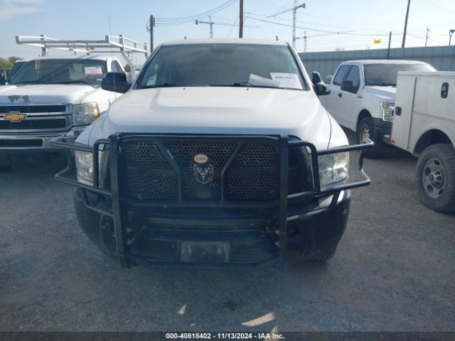 3C6UR5CJ2JG295681 RAM 2500 Tradesman  4x4 6'4 Box