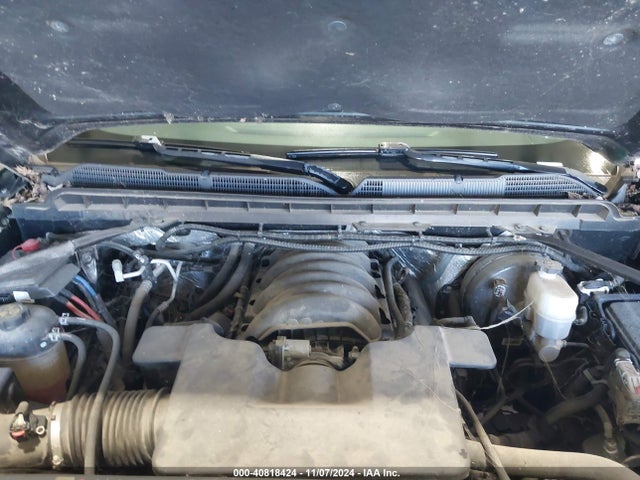 40818424 :رقم المزاد ، 3GCUKREC8JG410027 vin ، 2018 Chevrolet Silverado 1500 1lt مزاد بيع