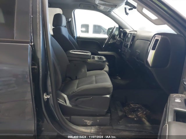 40818424 :رقم المزاد ، 3GCUKREC8JG410027 vin ، 2018 Chevrolet Silverado 1500 1lt مزاد بيع