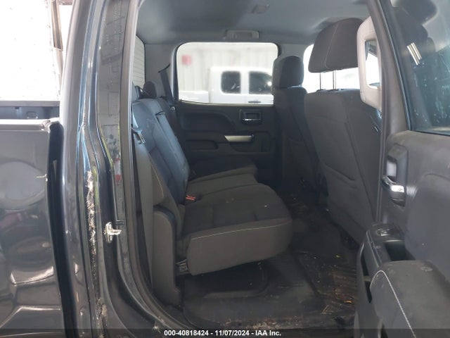 40818424 :رقم المزاد ، 3GCUKREC8JG410027 vin ، 2018 Chevrolet Silverado 1500 1lt مزاد بيع