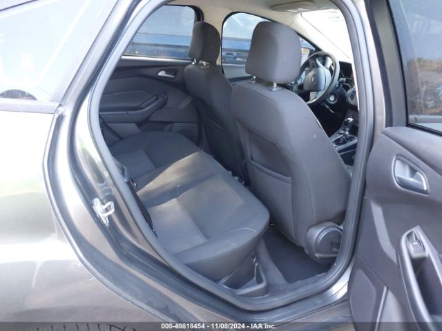 1FADP3FE2FL238981 Ford FOCUS SE