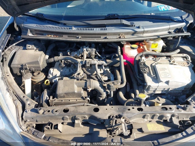 JTDKDTB38F1585435 Toyota Prius C Two