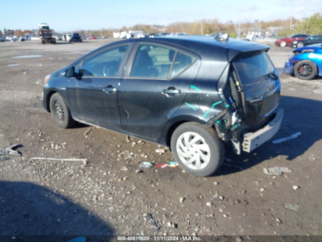 JTDKDTB38F1585435 Toyota Prius C Two