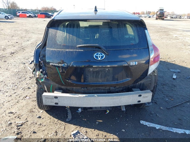 JTDKDTB38F1585435 Toyota Prius C Two