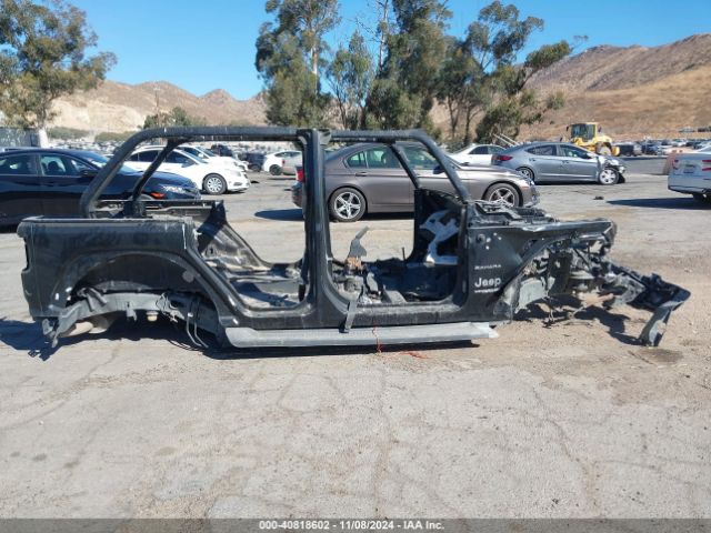 1C4HJXEN3KW592118 Jeep Wrangler Unlimited Sahara 4x4