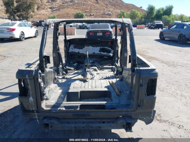 1C4HJXEN3KW592118 Jeep Wrangler Unlimited Sahara 4x4