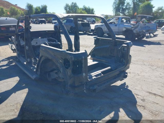 1C4HJXEN3KW592118 Jeep Wrangler Unlimited Sahara 4x4