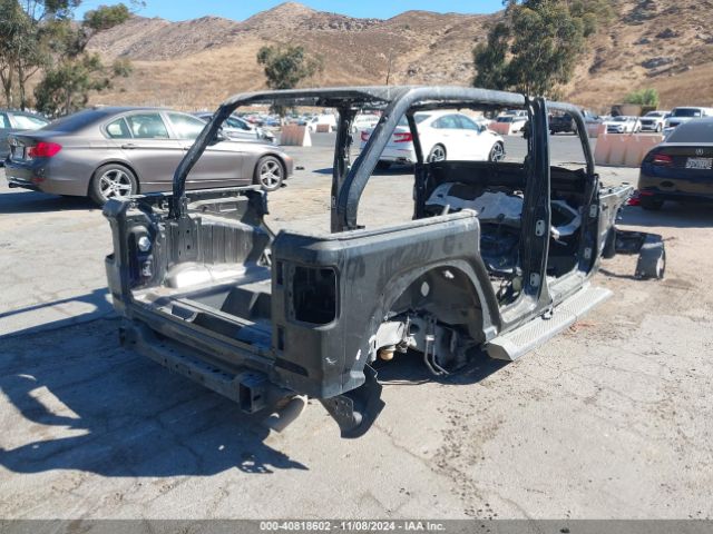 1C4HJXEN3KW592118 Jeep Wrangler Unlimited Sahara 4x4